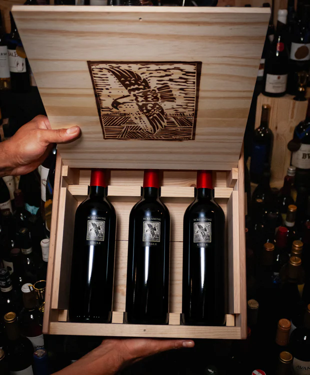 Screaming Eagle Cabernet Sauvignon Oakville Napa Valley 2016 (3-Pack)(OWC)(Light case condition issue)